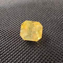 Natural Sri Lankan / Ceyloni Yellow Sapphire - 11.45 Carat