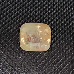 Natural Sri Lankan / Ceyloni Yellow Sapphire - 7.77 Carat