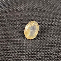 Natural Sri Lankan / Ceyloni Yellow Sapphire - 7.08 Carat
