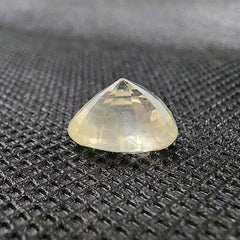 Natural Sri Lankan / Ceyloni Yellow Sapphire - 5.49 Carat