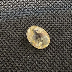Natural Sri Lankan / Ceyloni Yellow Sapphire - 7.08 Carat