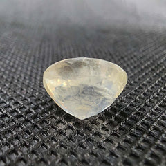 Natural Sri Lankan / Ceyloni Yellow Sapphire - 5.49 Carat