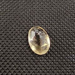 Natural Sri Lankan / Ceyloni Yellow Sapphire - 7.08 Carat