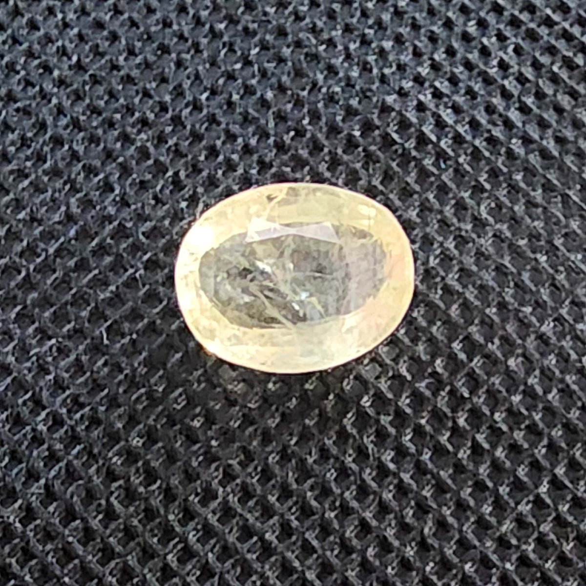 Natural Sri Lankan /Ceyloni Yellow Sapphire - 6.56 Carat